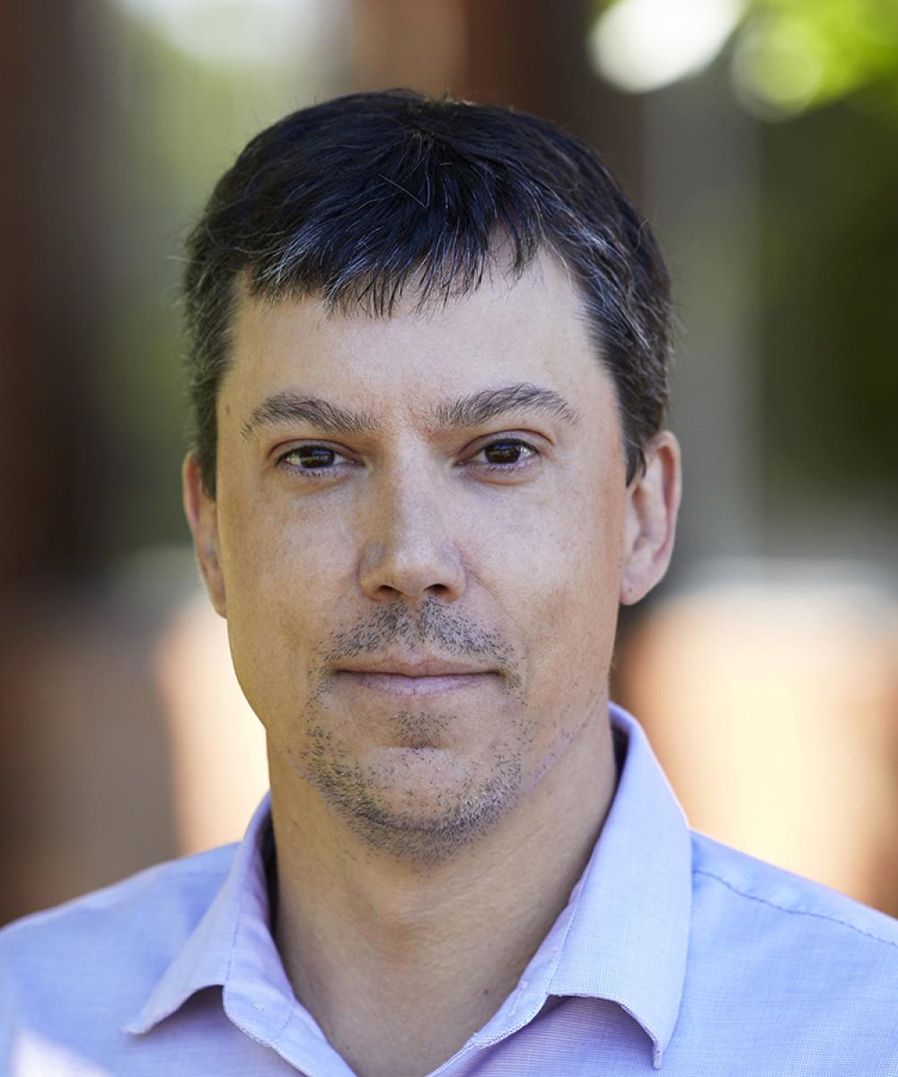 Lonnie Mayer headshot